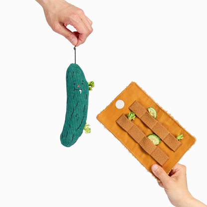 the furryfolks - Nosework-Hundespielzeug „Fried Pickle“ - OSSO BLU