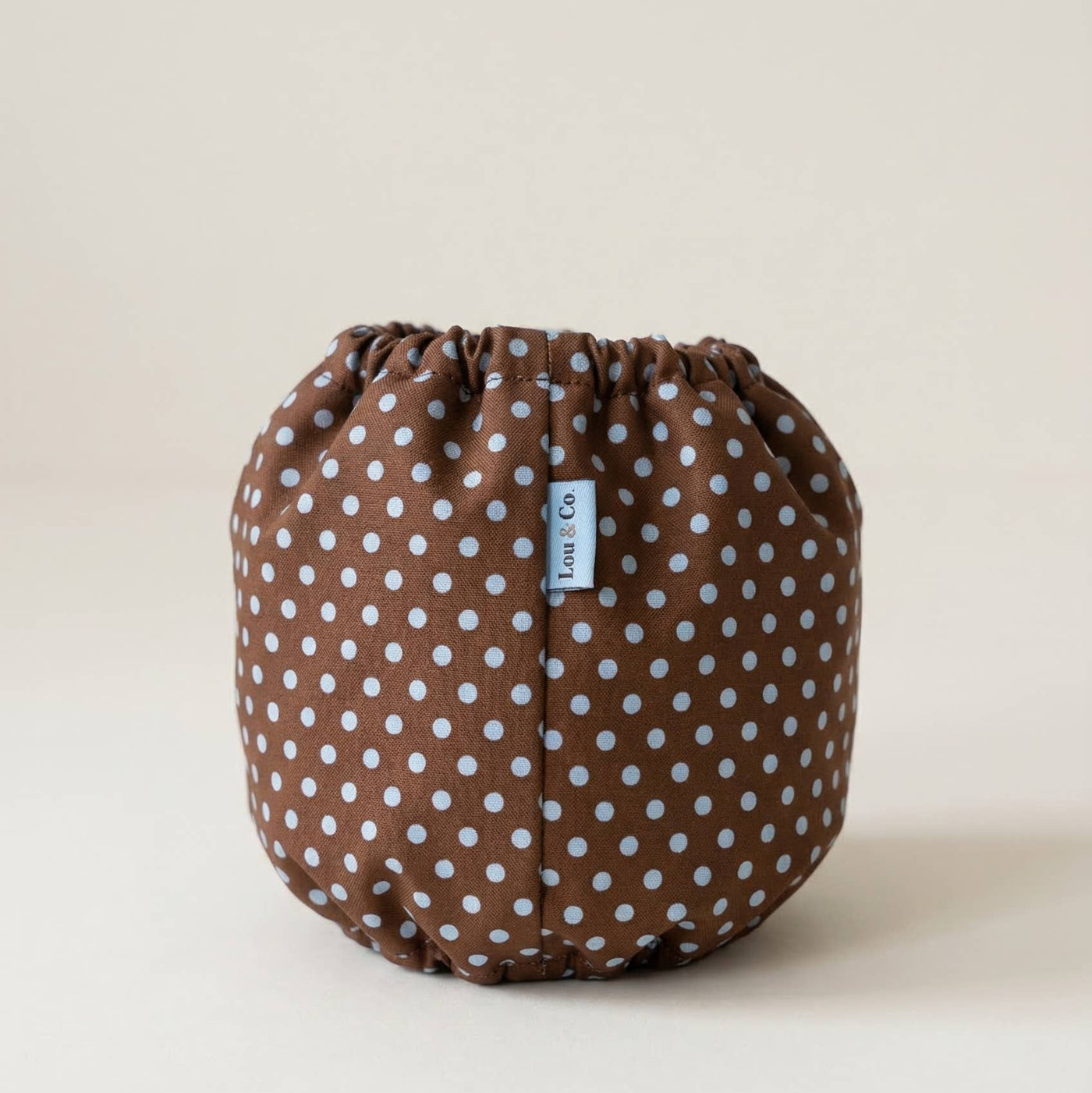 LOU & CO. - Eleganti protezioni per le orecchie per cani "Brown Dots"