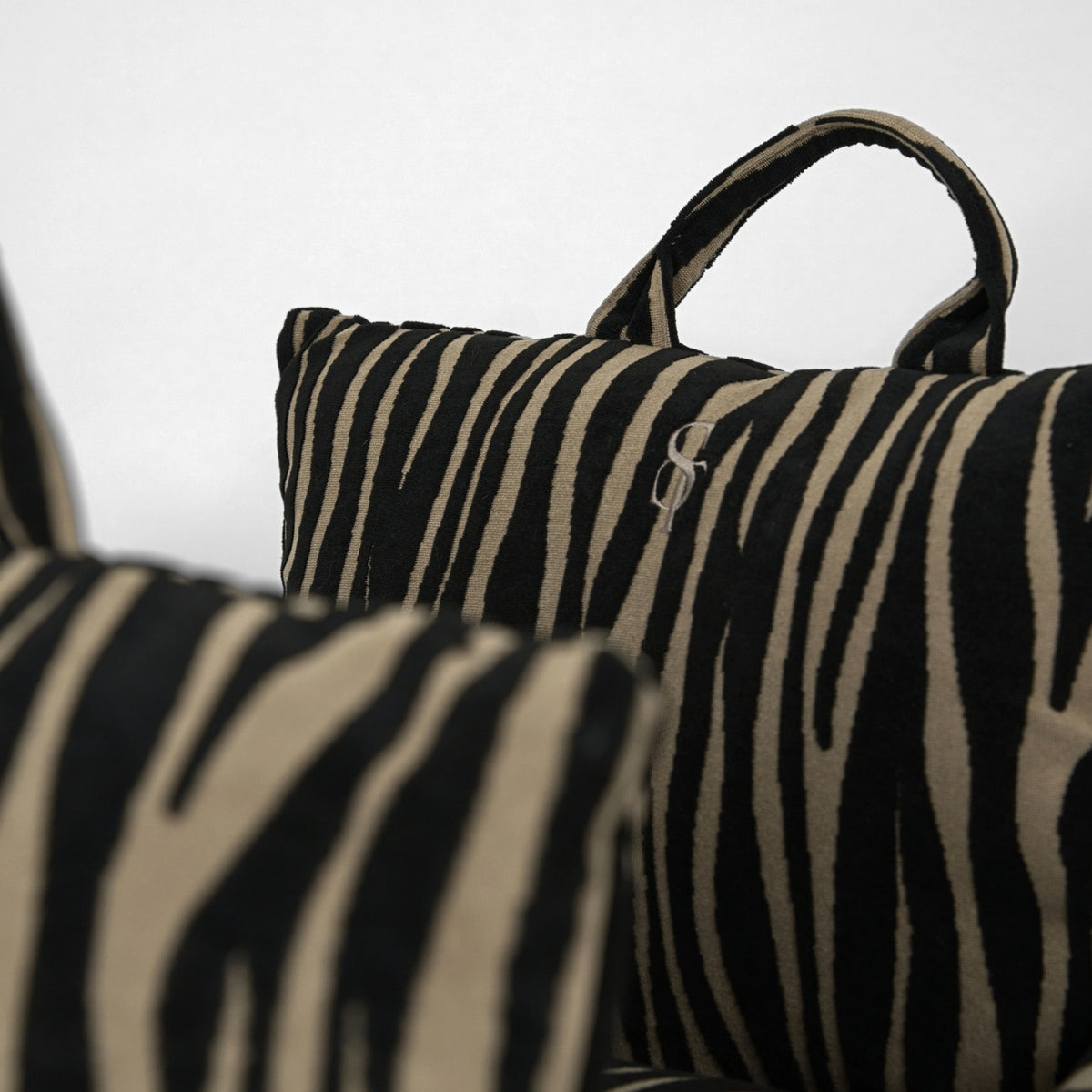 STAEY – Lara 2.0 Hundeautositz Zebra