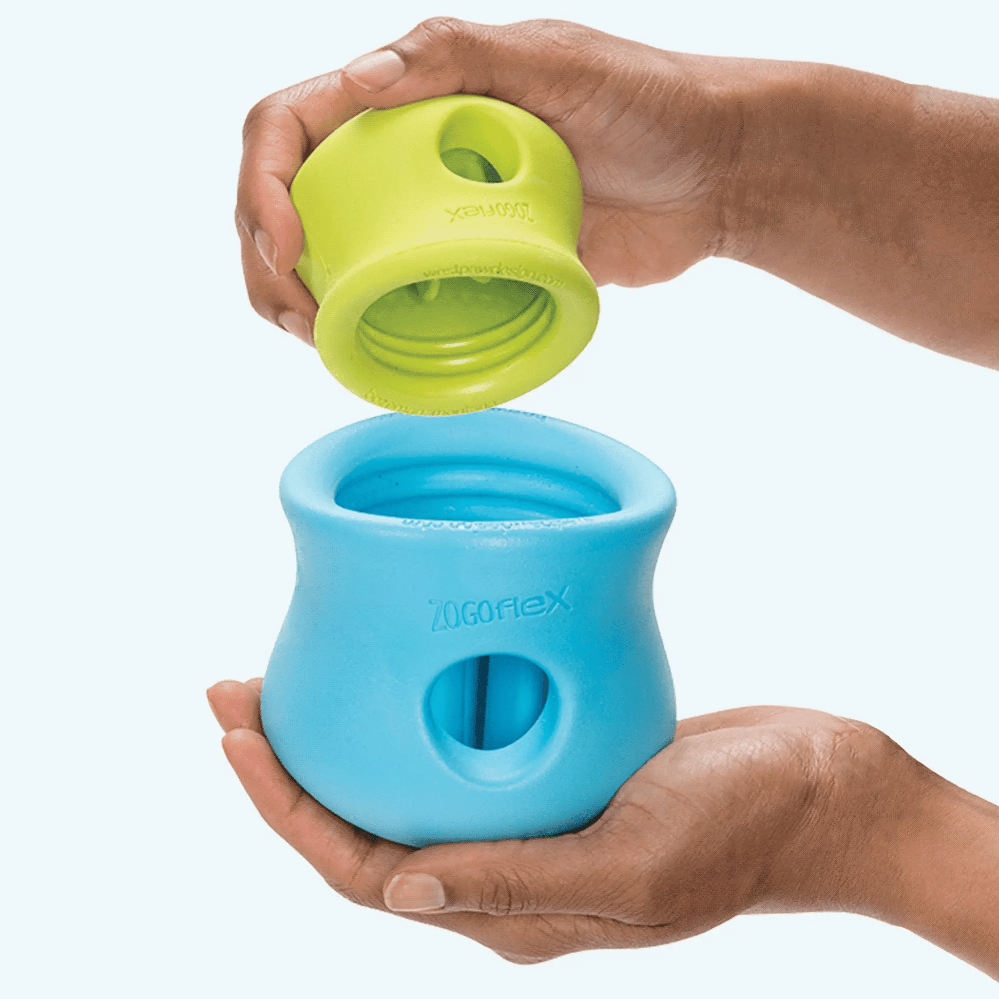 WEST PAW - Toppl® – Intelligenzspielzeug mit Leckerli-Funktion - OSSO BLU