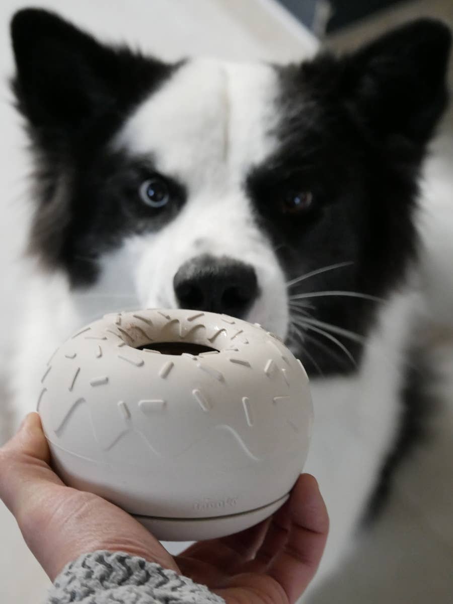 INOOKO – Tappetino da leccare e gioco di attivazione Yoomy Donut per cani – Sabbia
